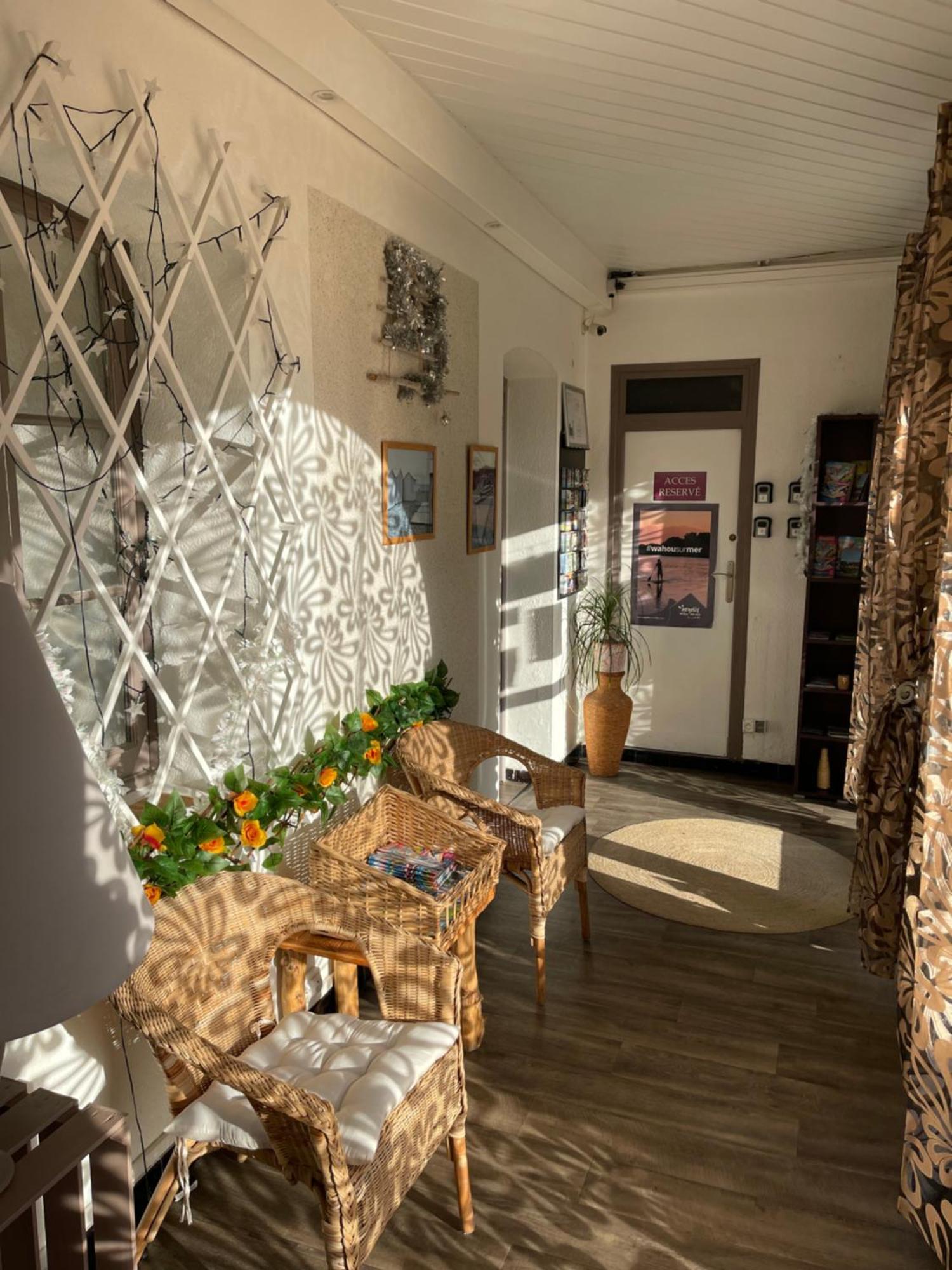 Hotel Clair Logis أرجيليه- سور- مير المظهر الخارجي الصورة
