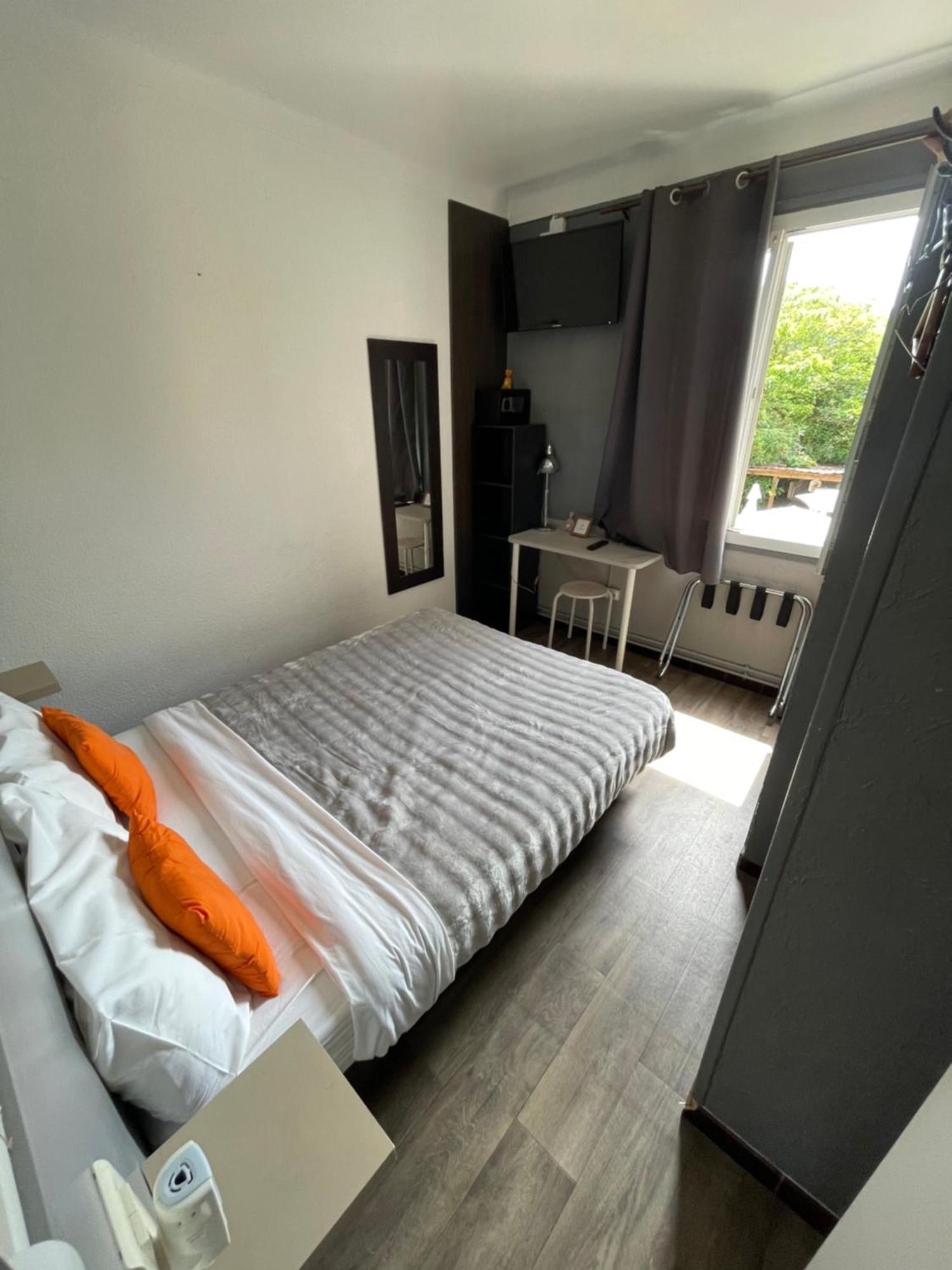 Hotel Clair Logis أرجيليه- سور- مير المظهر الخارجي الصورة